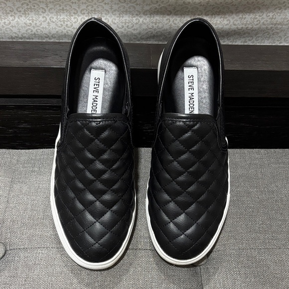 Steve Madden Shoes - Steve Madden Black Quilted slip on sneakers 9
